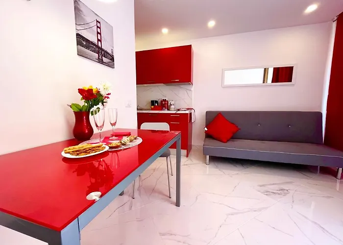 Apartment Miss Flora Olympia *